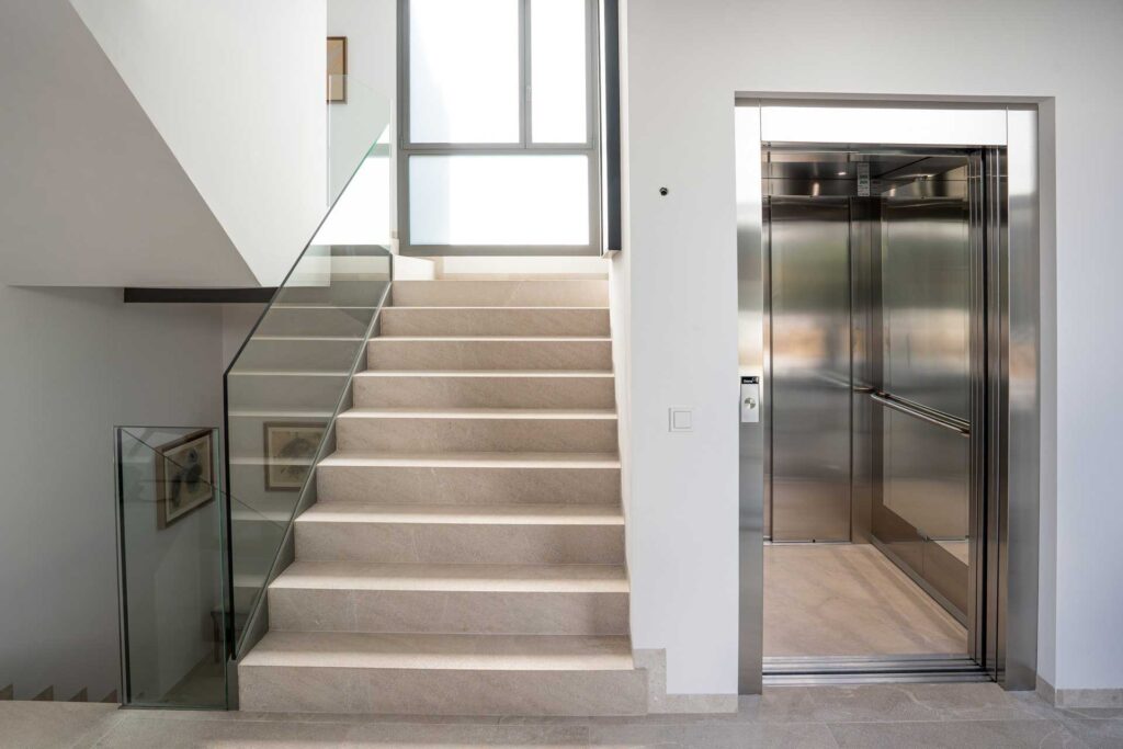 Ascensor · Villa Santa Ponça